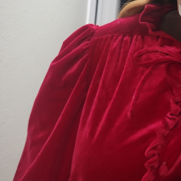 VTG  | Red Velour House Coat W/ Puffy Sleeves - Picture 6 of 11